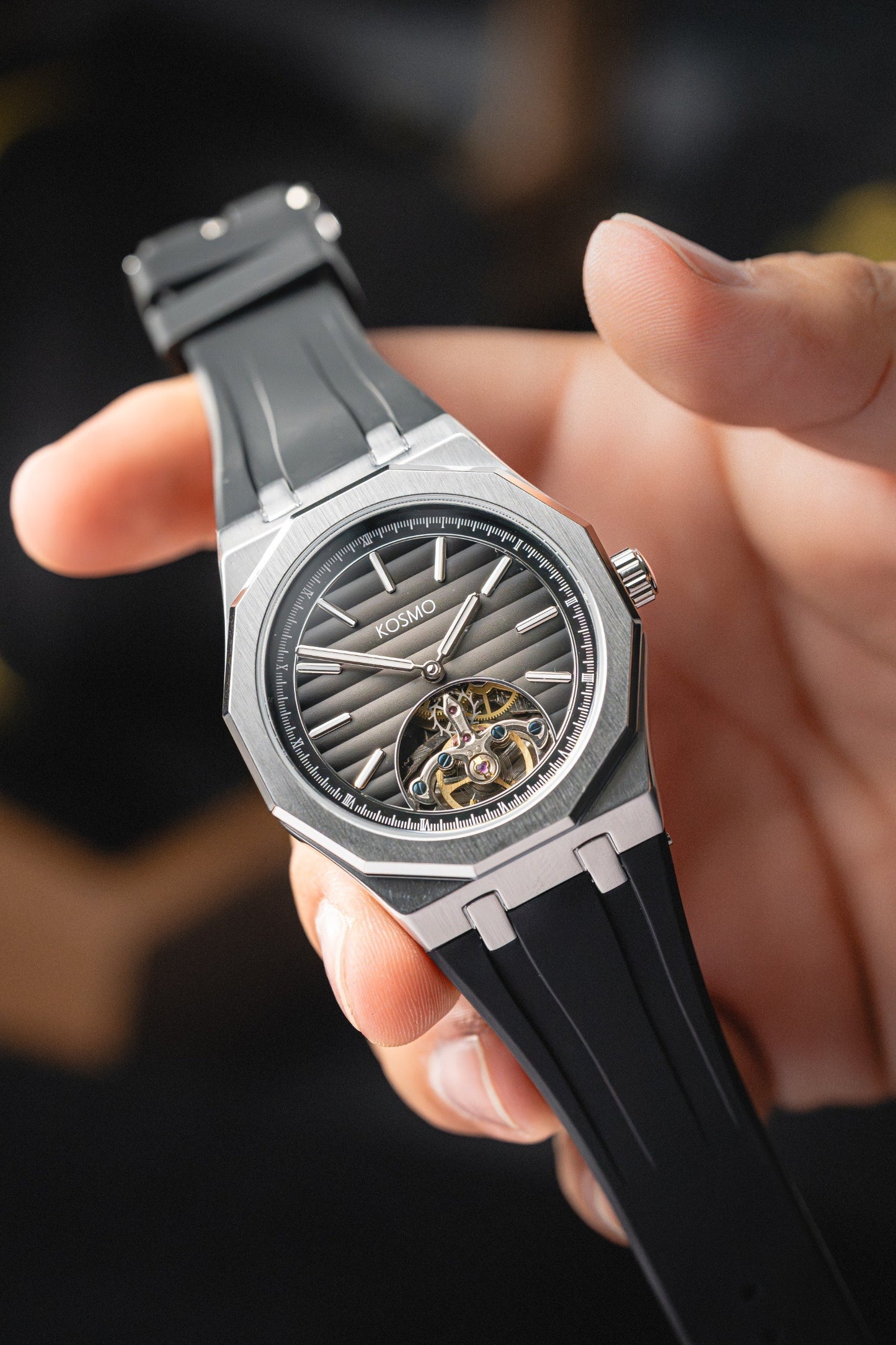 RELOJ KOSMO KT27 Automático | Dial Negro Texturizado con Open Heart