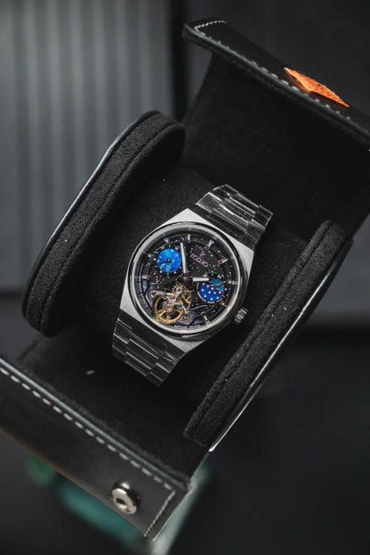 Reloj Kosmo 644-6-2-001 Automático Fase Lunar Cielo Estrellado Colección Zafiro Plateado Esfera Negra