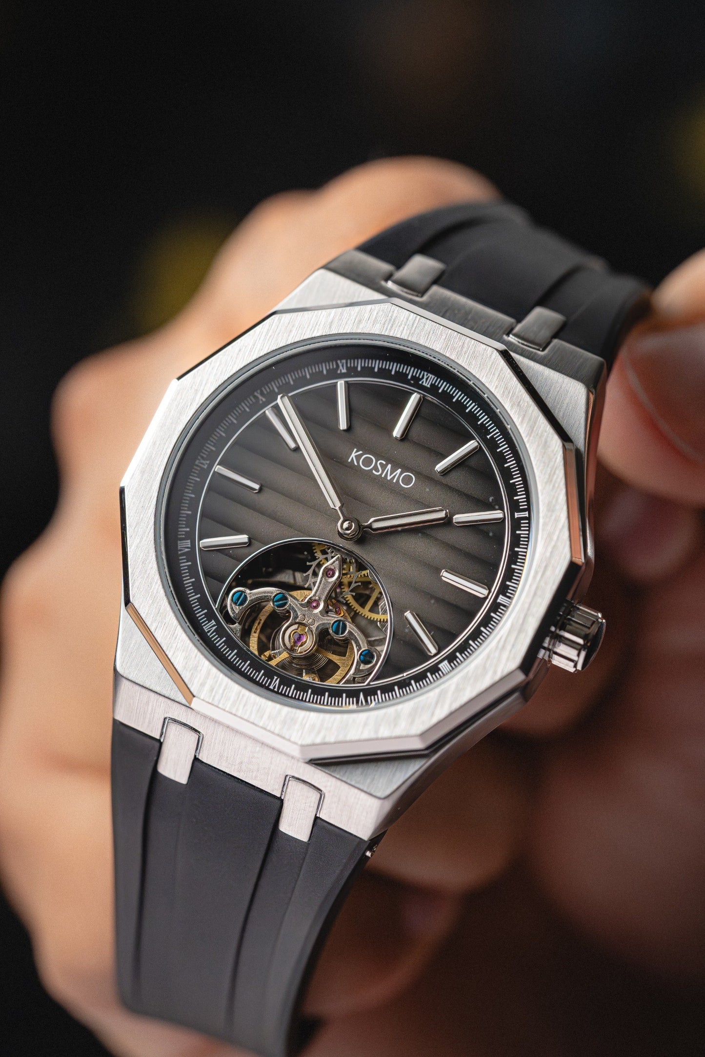 RELOJ KOSMO KT27 Automático | Dial Negro Texturizado con Open Heart