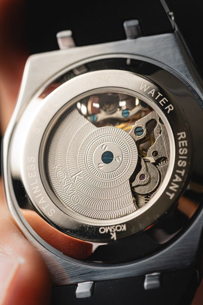 RELOJ KOSMO KT27 Automático | Dial Negro Texturizado con Open Heart